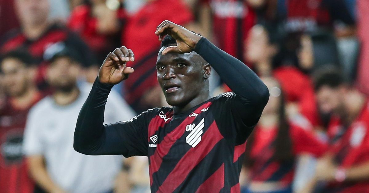 Viveros brilha em virada do Athletico sobre o Vitória na Arena