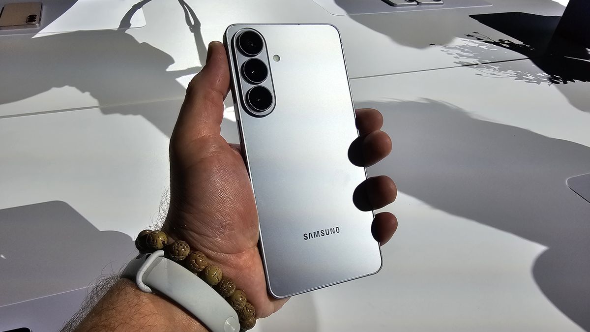 Galaxy S26 chega ao Magalu com preço agressivo e desafia rivais