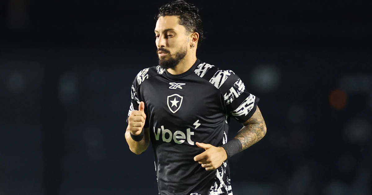 Botafogo deve poupar Alex Telles contra o Caracas na Sul-Americana