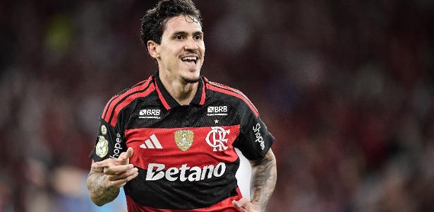 Pedro marca dois, chega a 15 gols e vira vice-artilheiro do Brasil