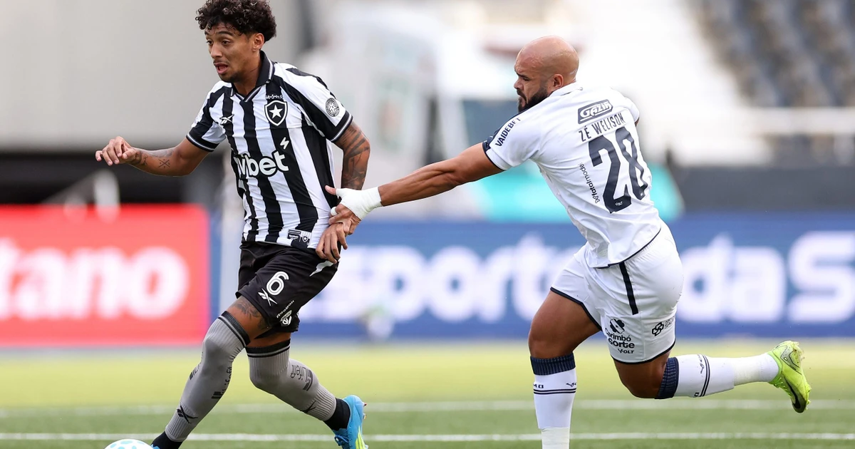 Franclim justifica saída de Medina e aposta em Allan na derrota do Botafogo