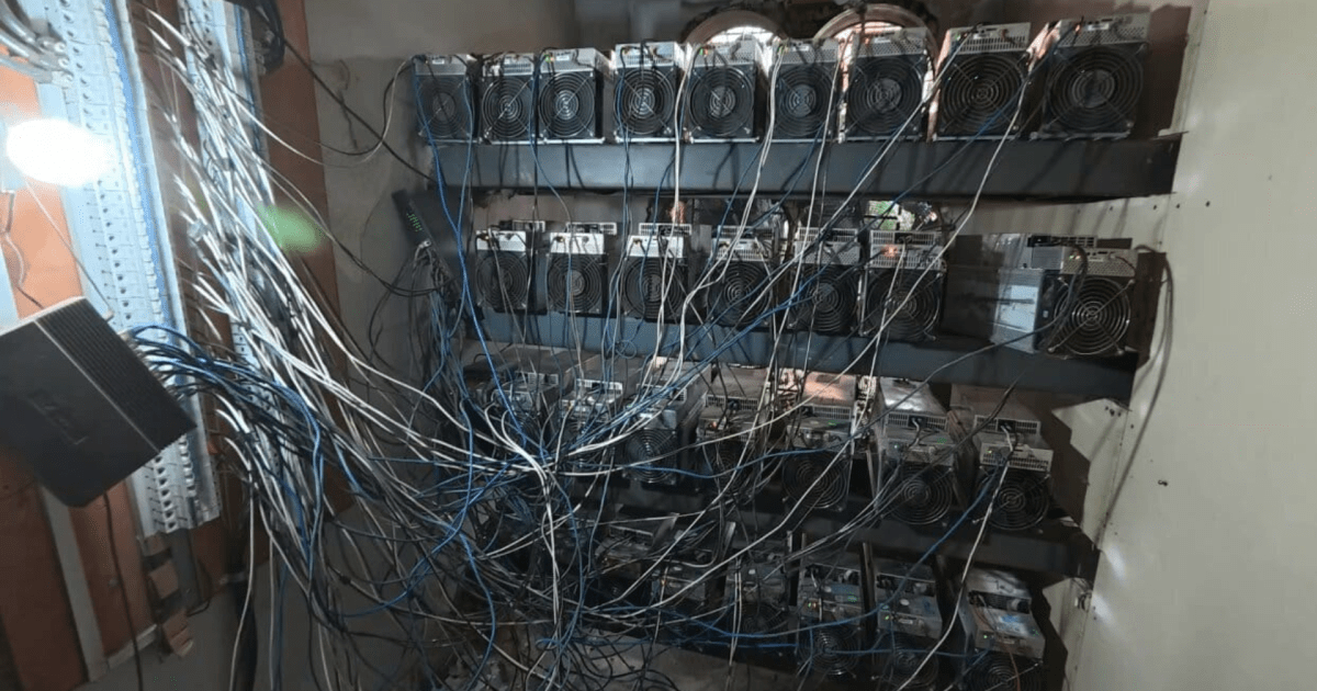Polícia acha fazenda de criptomoedas do CV e prende 10 por golpes bancários
