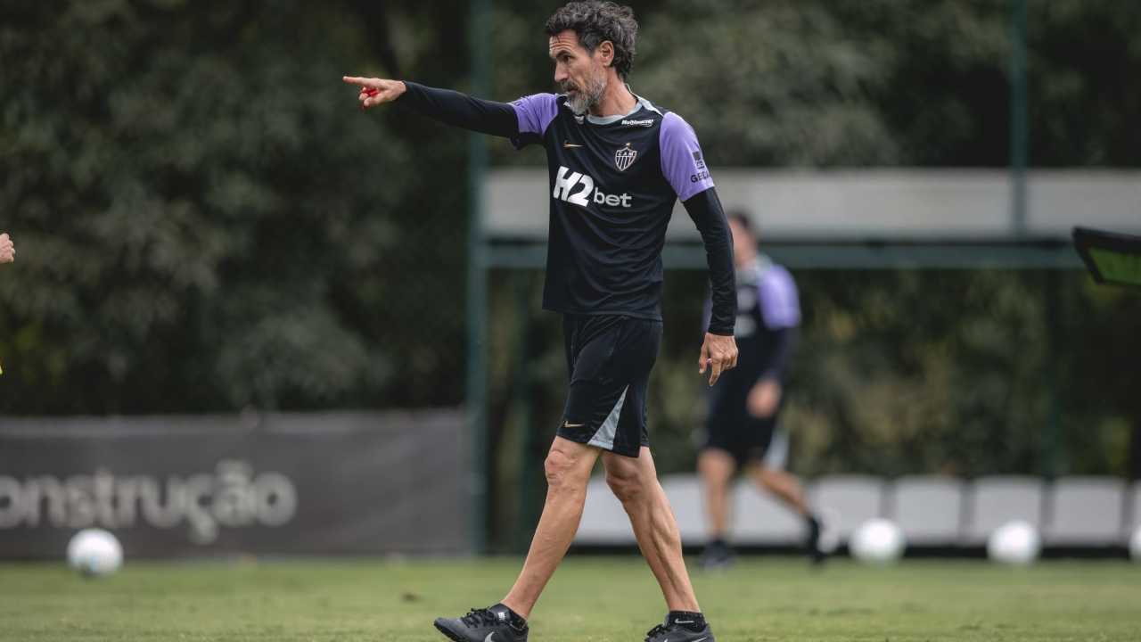 Atlético perde Maycon e tenta reação contra Vasco em São Januário