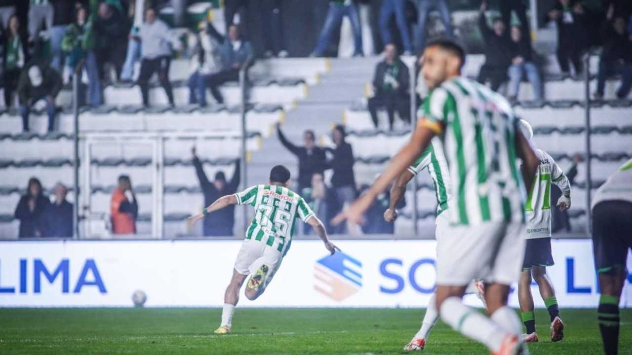 Juventude goleia América, amplia crise e empurra Coelho ao fundo da Série B
