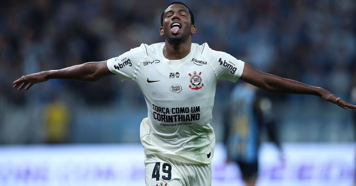 Corinthians vira sobre o Grêmio em Porto Alegre e sobe no Brasileirão