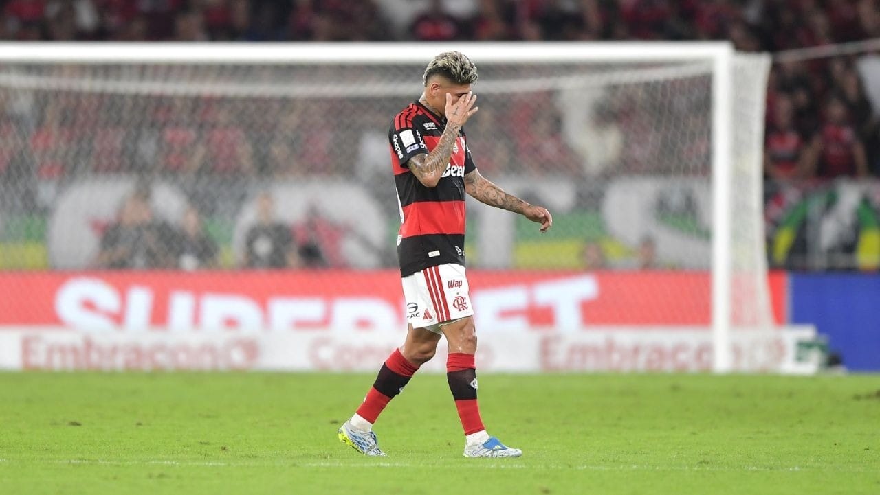 CBF divulga áudio do VAR em expulsão de Carrascal em Flamengo x Palmeiras