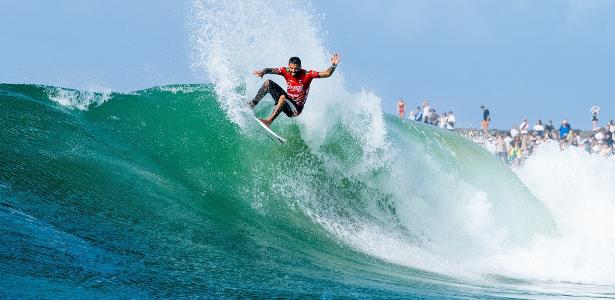 Filipe Toledo domina na Gold Coast e marca duelo com Medina
