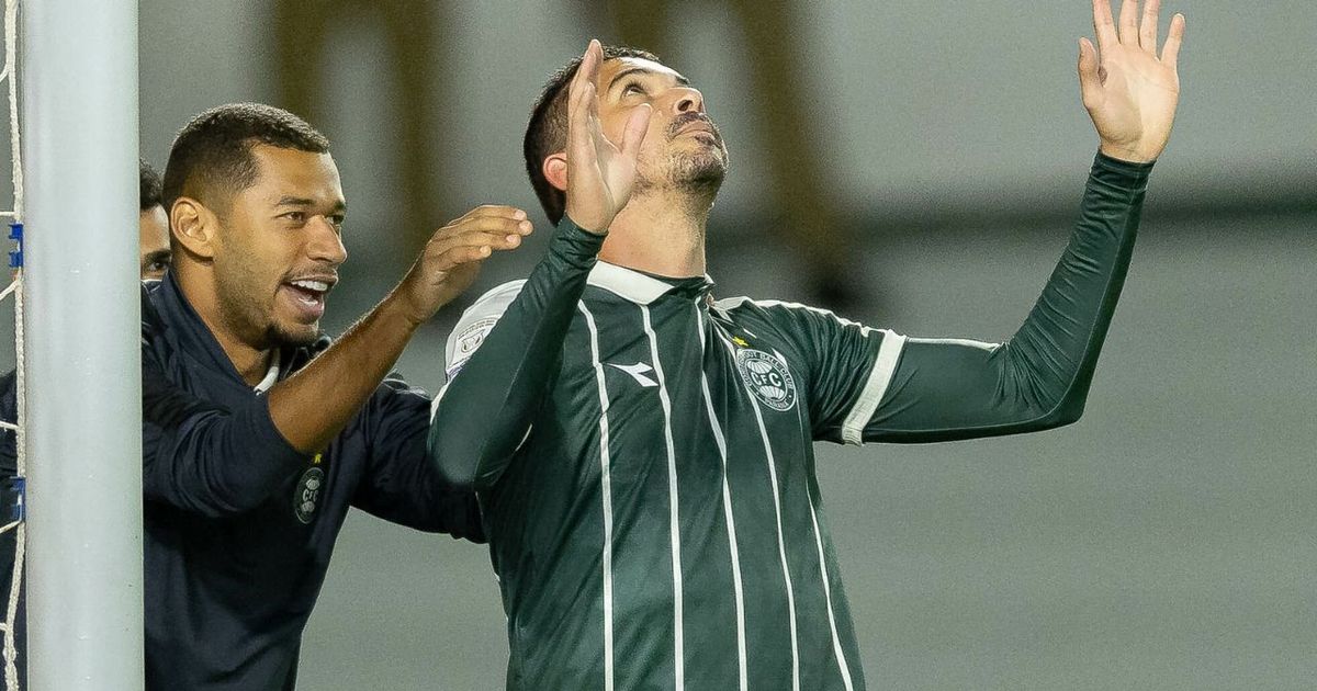 Coritiba vira sobre o Bahia, quebra jejum e se aproxima da Libertadores