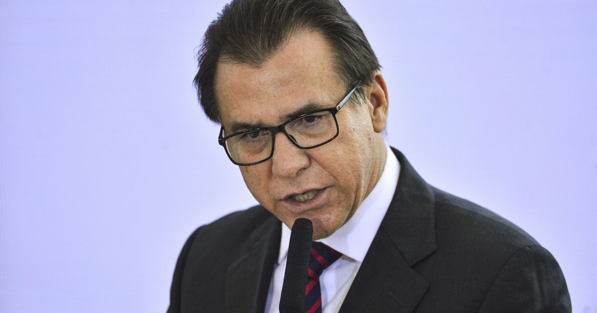 Marinho rejeita compensação e pressiona Congresso por fim da escala 6×1
