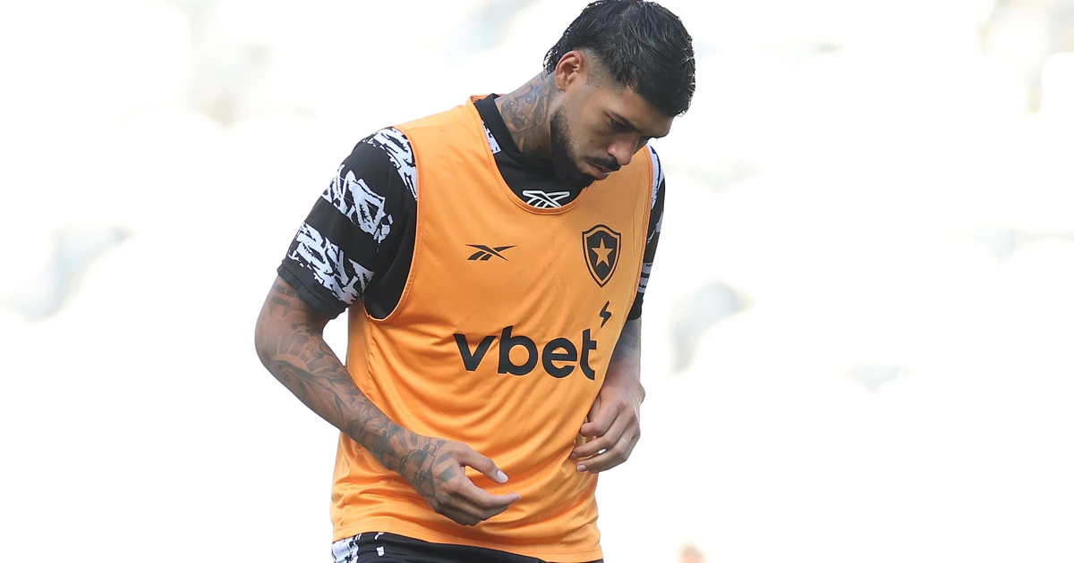 Franclim banca Barboza contra o Racing em meio a acerto com Palmeiras