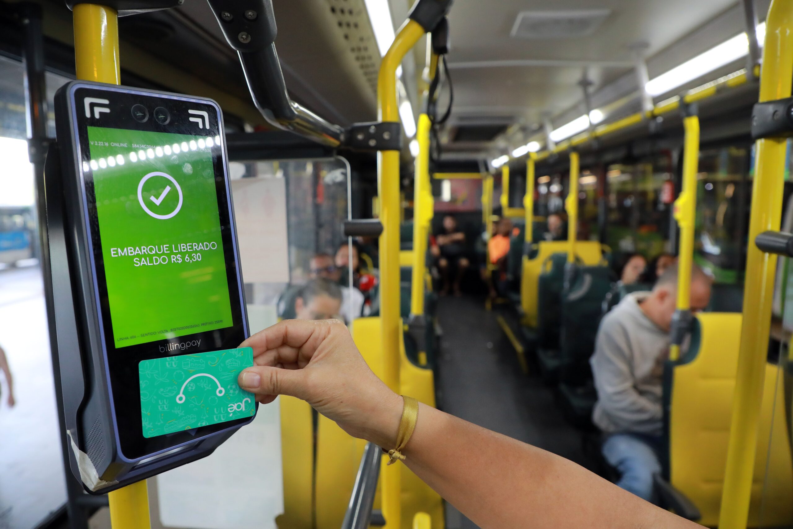 Ônibus do Rio passarão a aceitar Pix, débito e crédito em 2026