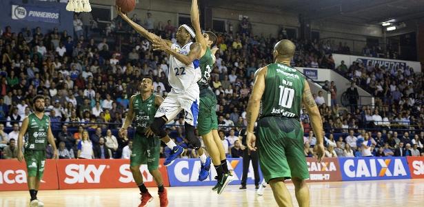 Pinheiros fica a uma vitória da primeira final de NBB