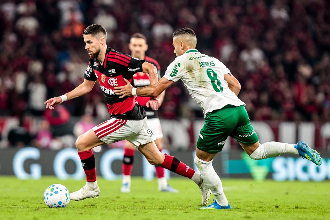 Jorginho fratura dedão do pé e desfalca Flamengo até após a Copa