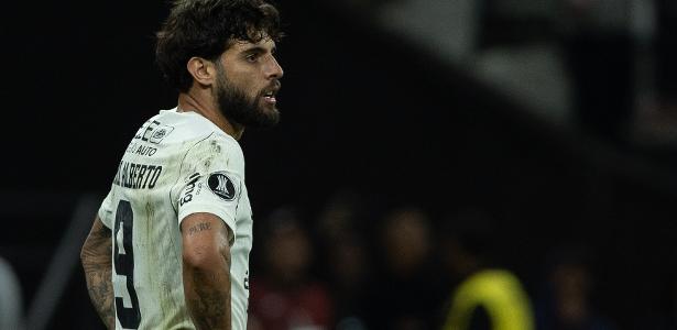 Vaias a Yuri Alberto escancaram crise entre atacante e Corinthians