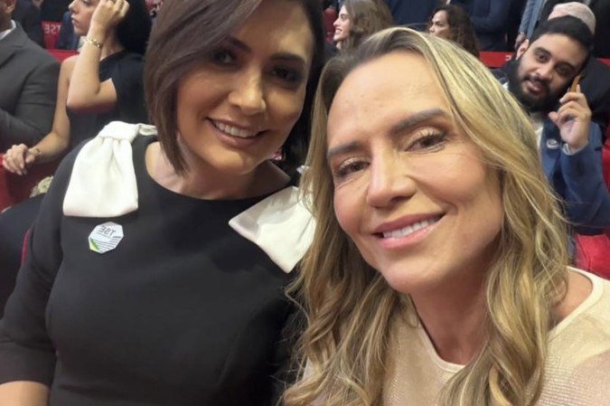 Michelle Bolsonaro visita Celina Leão em hospital e pede orações