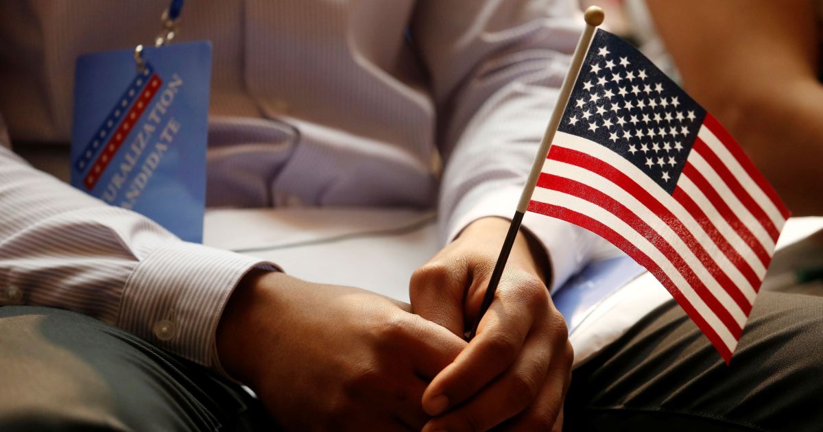 EUA aceleram cassação de cidadania de naturalizados sob governo Trump