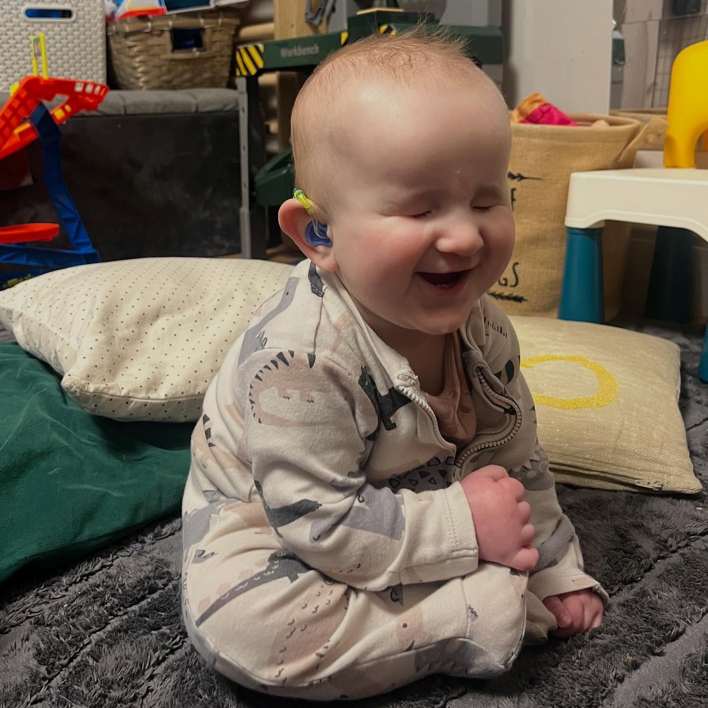 Bebê nasce sem olhos no Reino Unido e família corre por tratamento