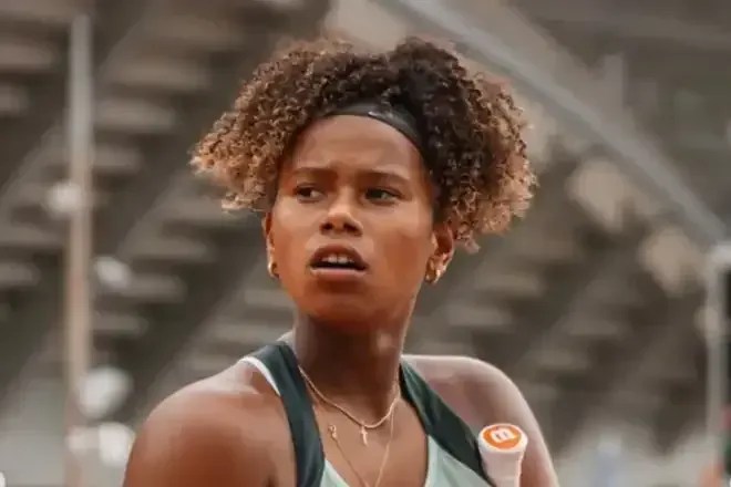 Victoria Barros vai à semi em Roland Garros e mira título inédito juvenil
