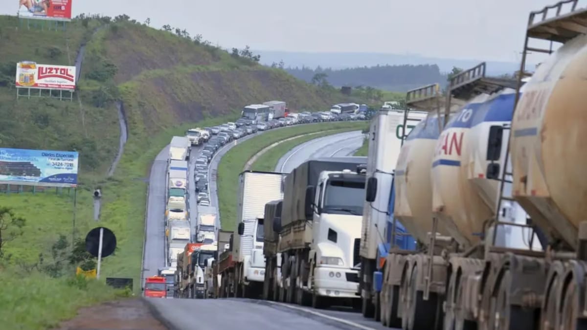 Câmara aprova anistia a multas de caminhoneiros pós-eleição de 2022