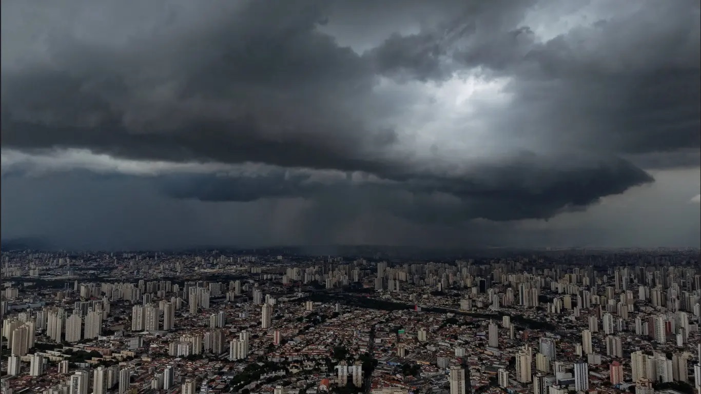 Ciclone muda padrão de chuva e traz frio ao Centro-Sul do Brasil