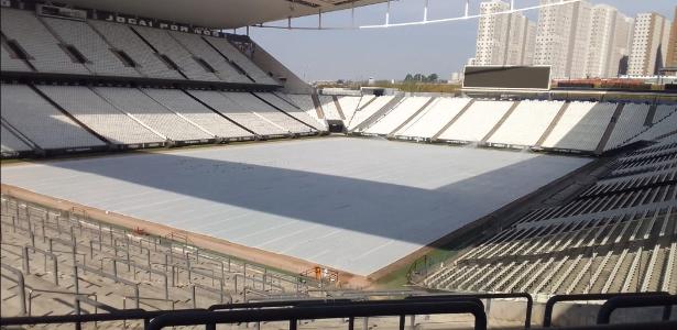 Corinthians faz reforma intensa no gramado da Neo Química Arena