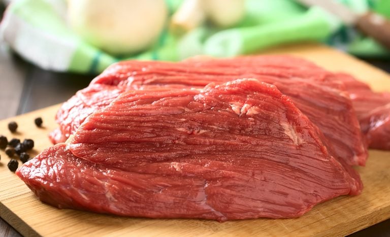 UE acusa Brasil de ignorar alertas e endurece exigências para carne e soja