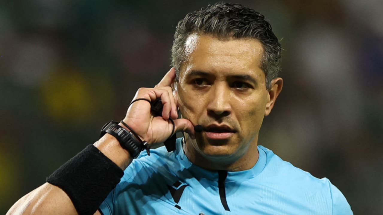 CBF afasta árbitro e VAR após erros em Palmeiras x Chapecoense