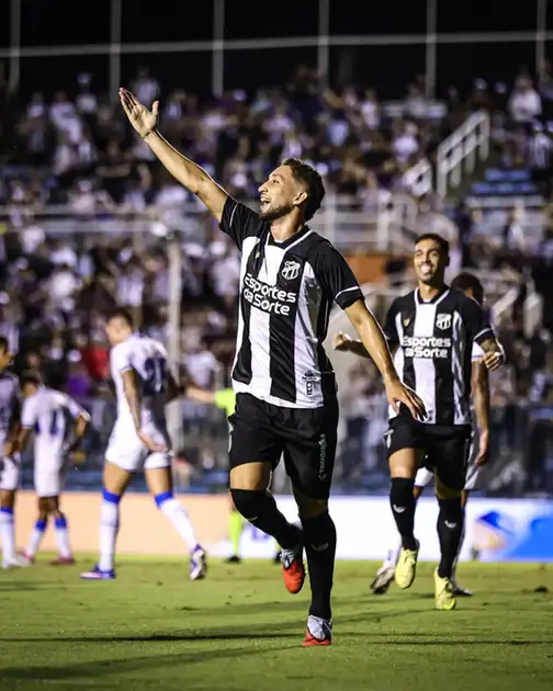 Ceará vence Avaí, reage na Série B e encosta no G6