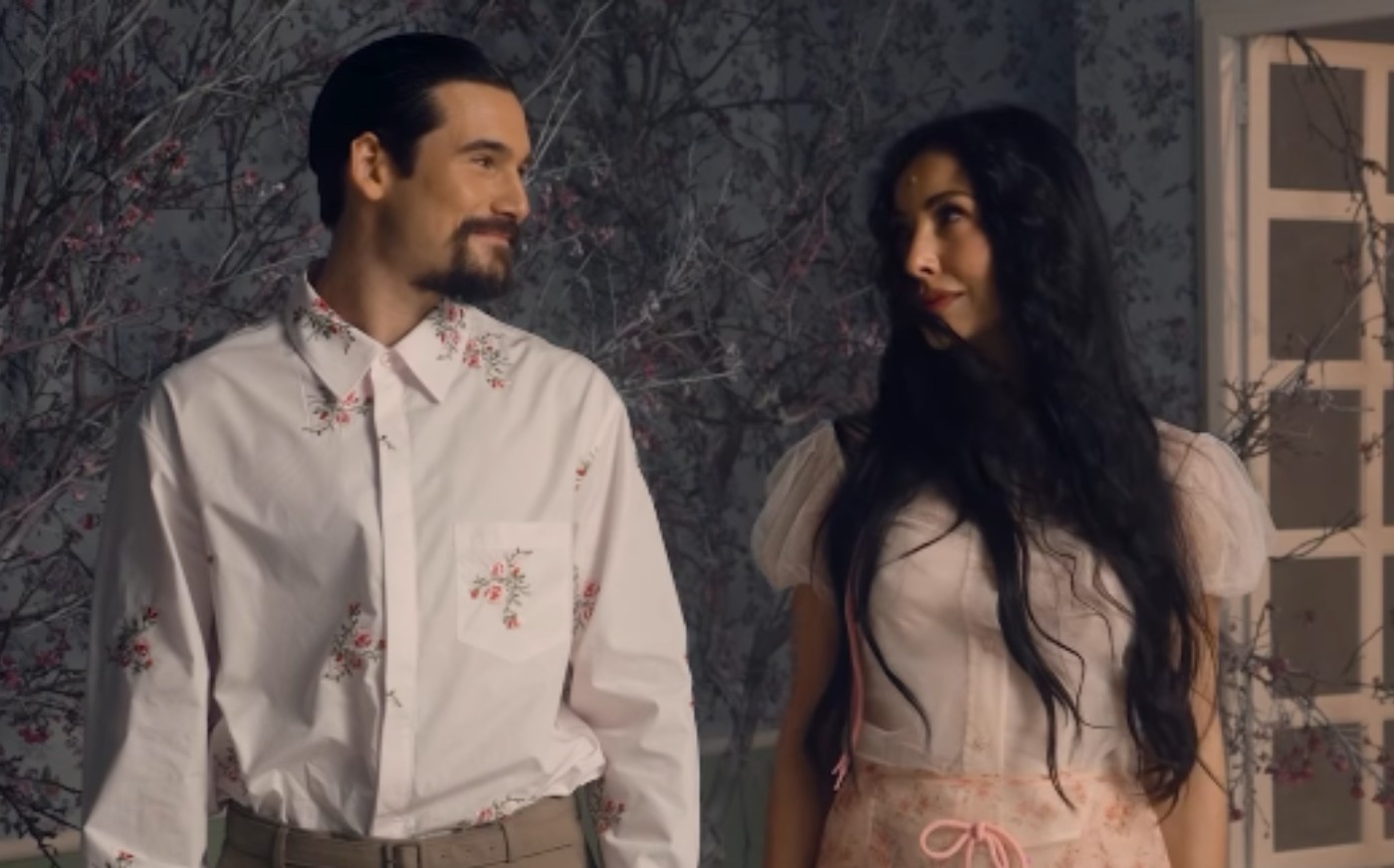 Sabrina Sato e Nicolas Prattes anunciam primeira gravidez juntos