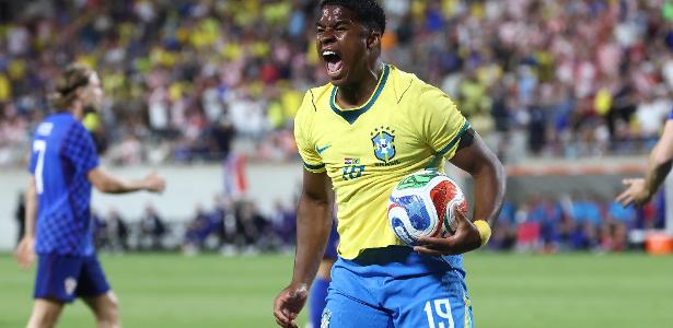 Projetor portátil barato vira arma do torcedor para a Copa de 2026