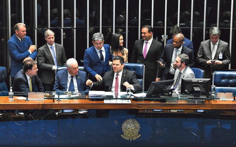 Governo reage a pacote fiscal bilionário aprovado no Senado