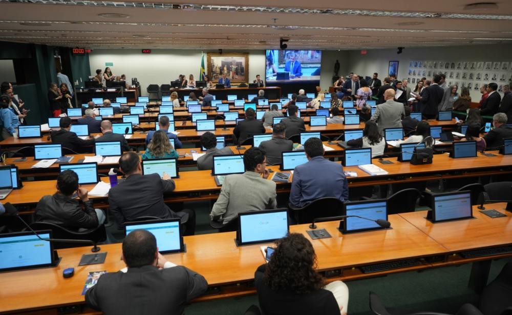 Comissão da Câmara aprova redução da maioridade penal para 16 anos