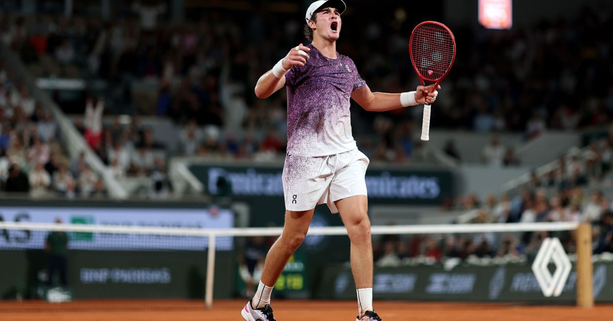 João Fonseca x Mensik: brasileiro faz história e decide vaga em Roland Garros