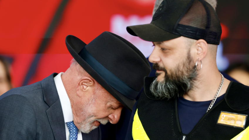 Lula lança crédito de R$ 2,5 bi para entregadores de apps