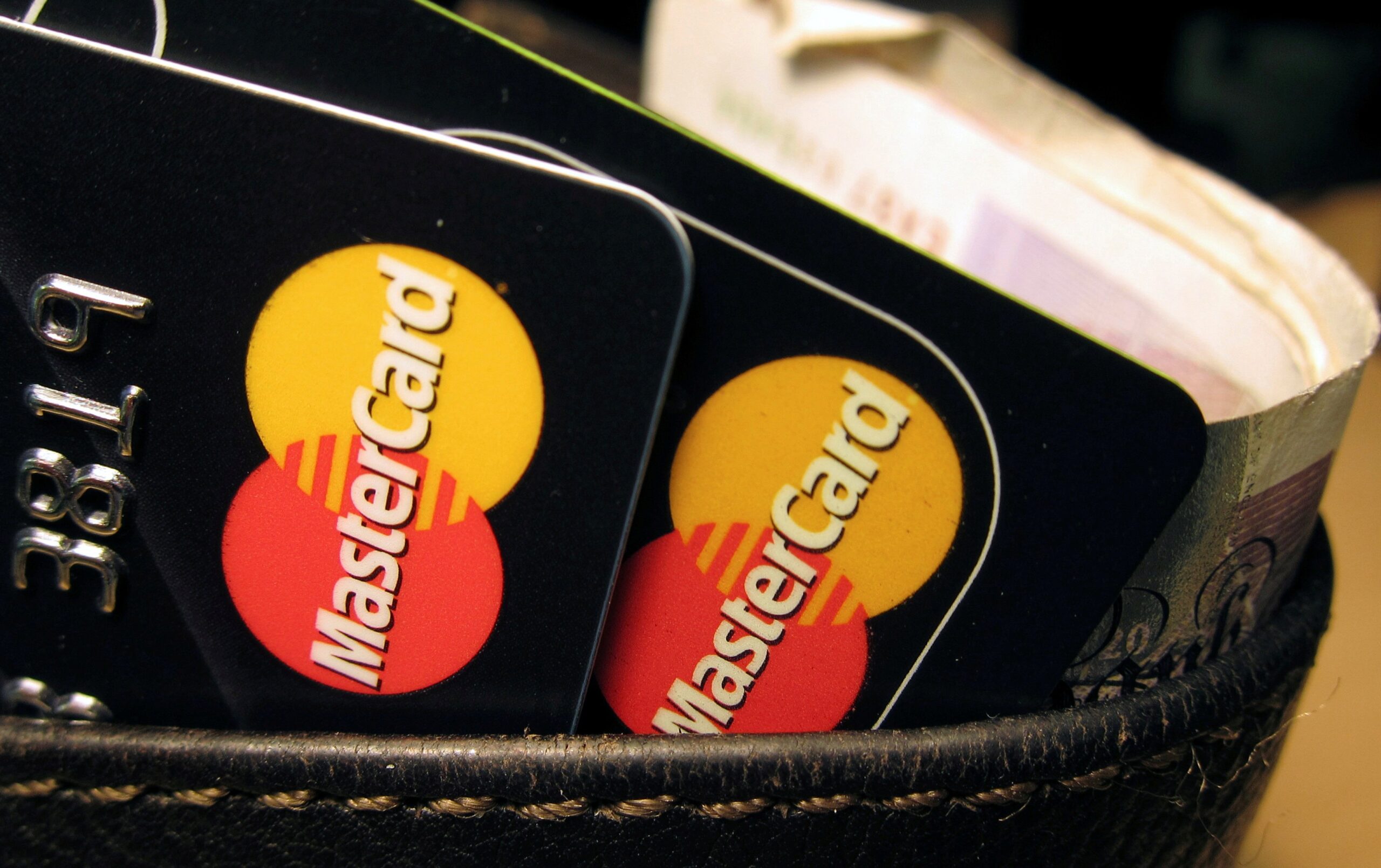 Cuba suspende uso de cartões Visa e Mastercard a partir de 2026