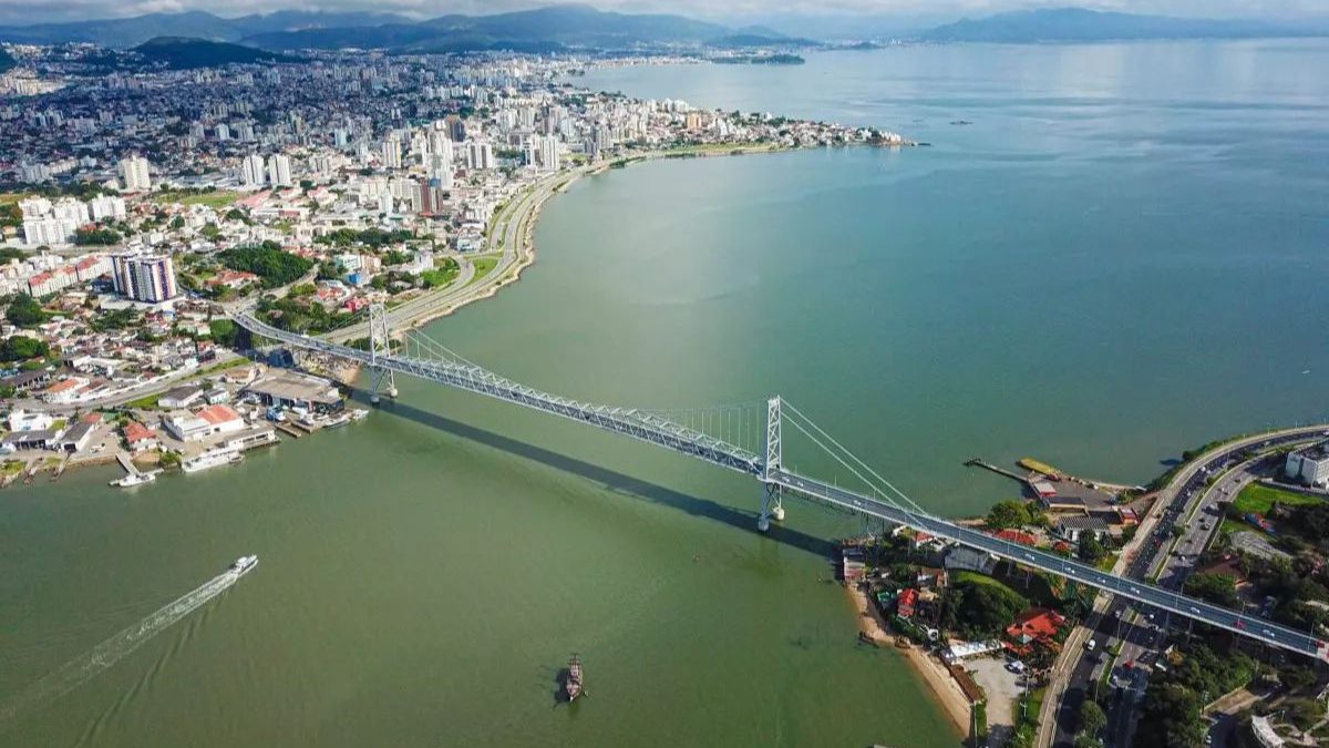 Defesa Civil emite alerta de maré alta e risco de alagamentos em SC