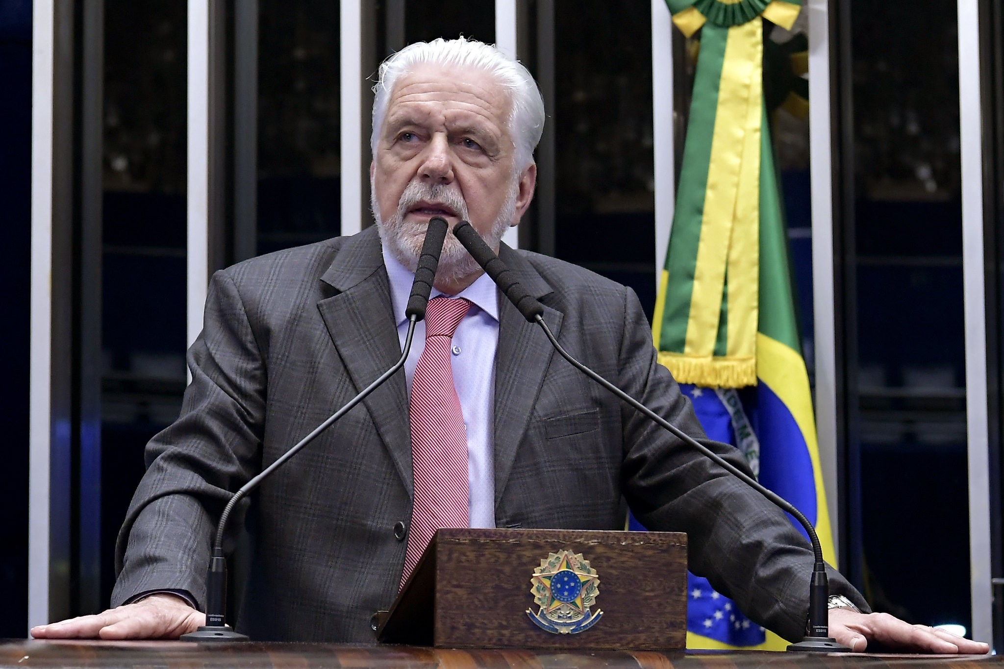 PF mira Jaques Wagner por propina de R$ 3,5 mi e imóvel de luxo