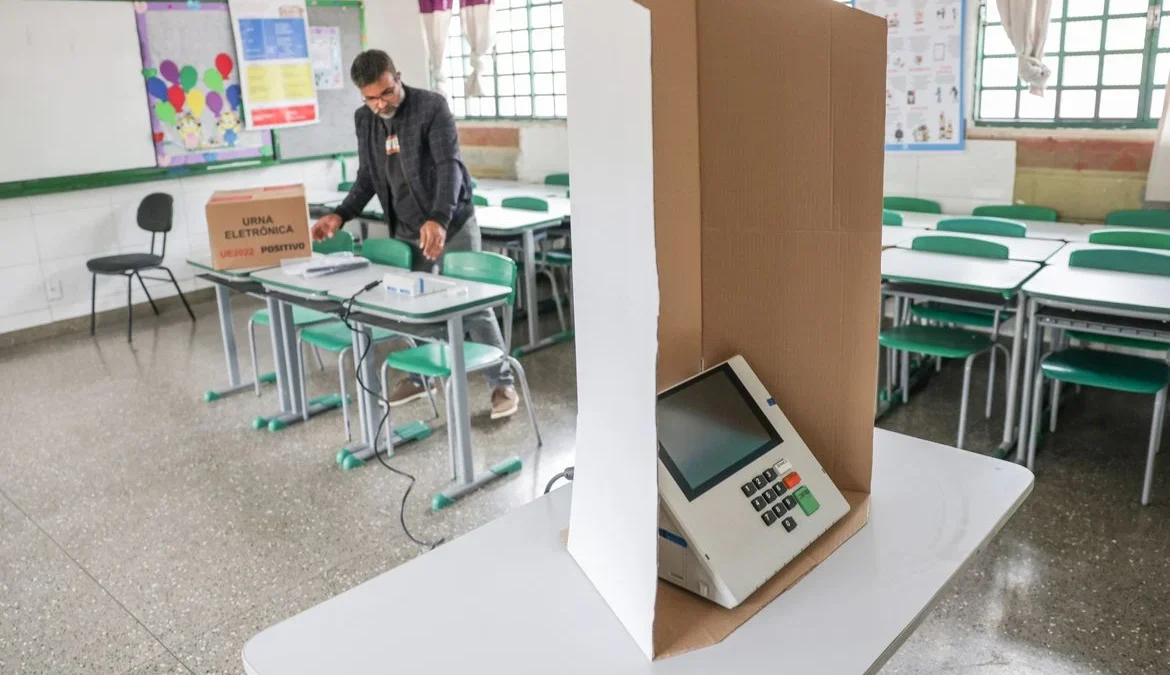 Eleições 2026: mais de 460 urnas eletrônicas são substituídas até as 10h no segundo turno