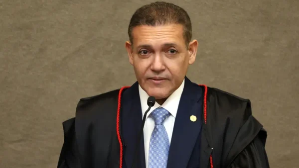 Ministro do TSE impede suspensão do canal “Exército do Lula” por decisão individual