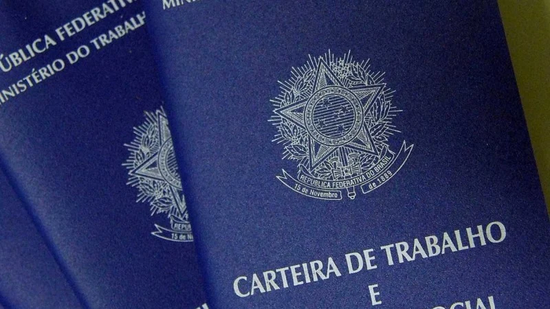 Demissão por posicionamento político pode obrigar empresa a recontratar funcionário e pagar indenização