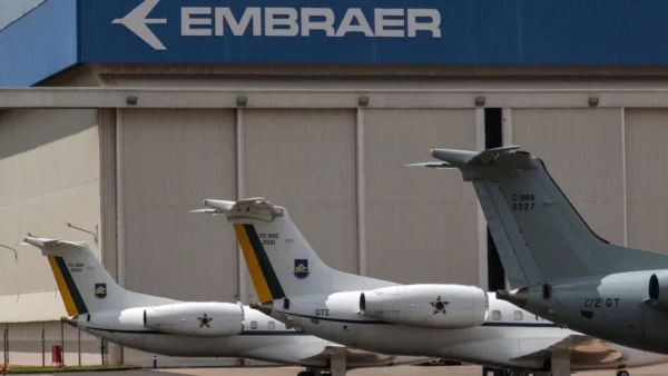 Embraer atinge recorde de US$ 35,7 bilhões em pedidos no terceiro trimestre de 2026