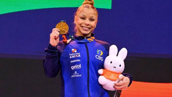 Flavinha conquista bronze na trave e entra para a história da ginástica brasileira