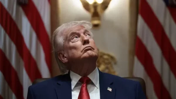 Trump insiste em suspeitas de fraude na eleição brasileira, mas não apresenta provas