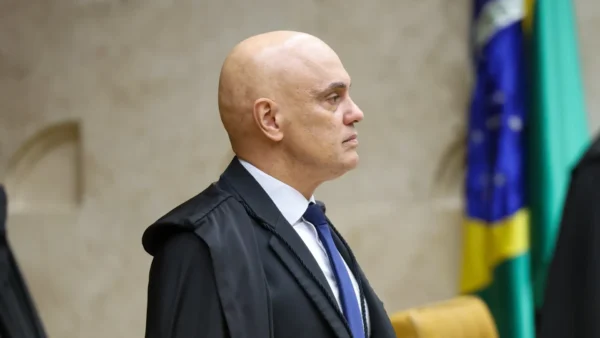 Moraes determina destruição de armas apreendidas com Anderson Torres e ex-comandantes da PMDF