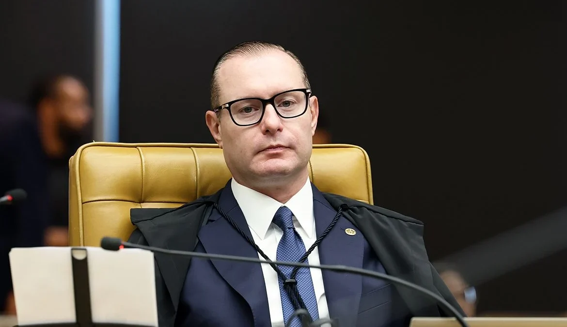 Zanin autoriza votação até as 19h em todo o Brasil após pedido da campanha de Lula