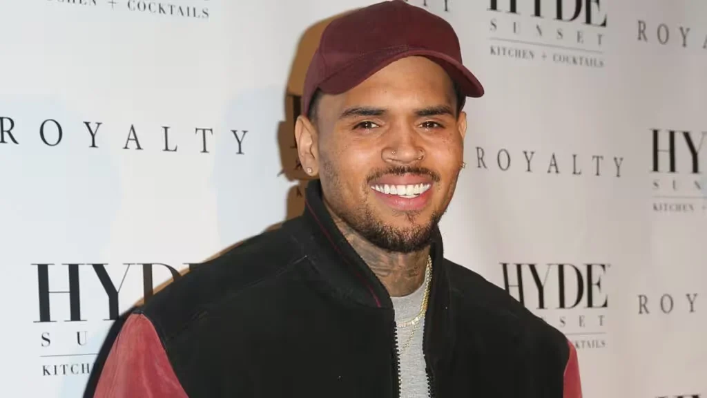 Chris Brown escapa da prisão imediata após agressão em boate de Londres