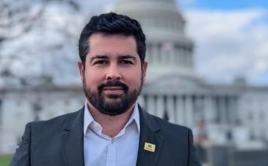Paulo Figueiredo culpa ChatGPT por erros em carta de Flávio Bolsonaro
