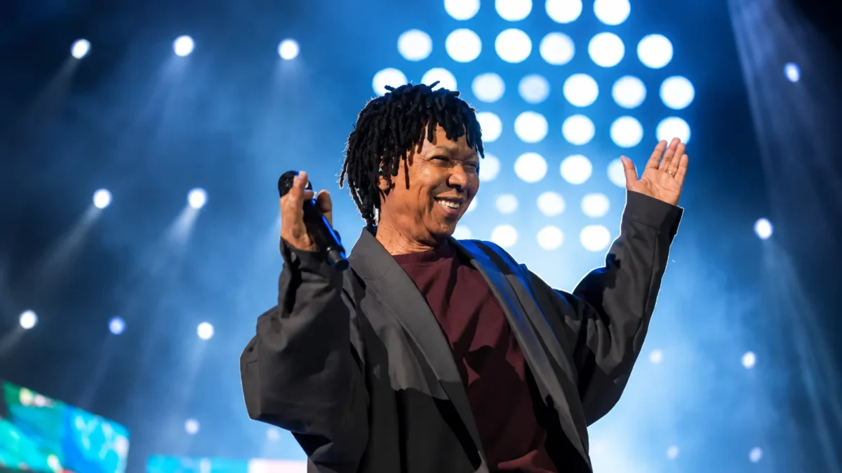Djavan fará show pela primeira vez no Réveillon de Copacabana; saiba detalhes