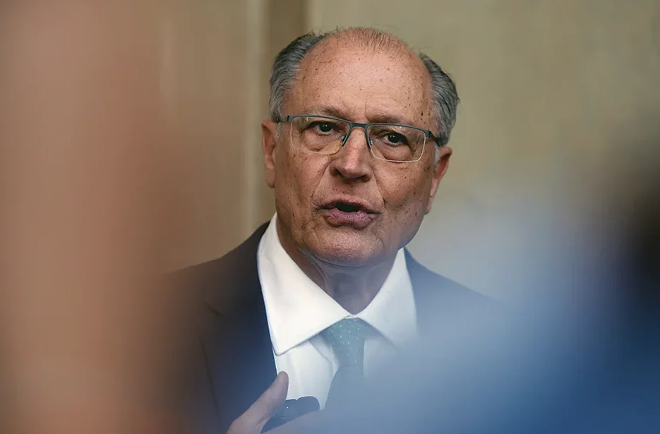 Alckmin critica Trump por questionar eleição brasileira após vitória de Lula