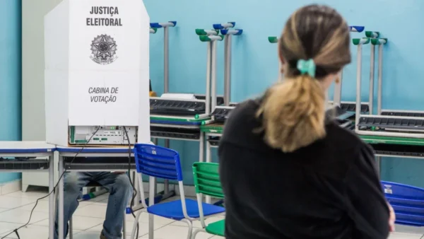 Que horas começa a votação do segundo turno hoje 25/10 às 8h